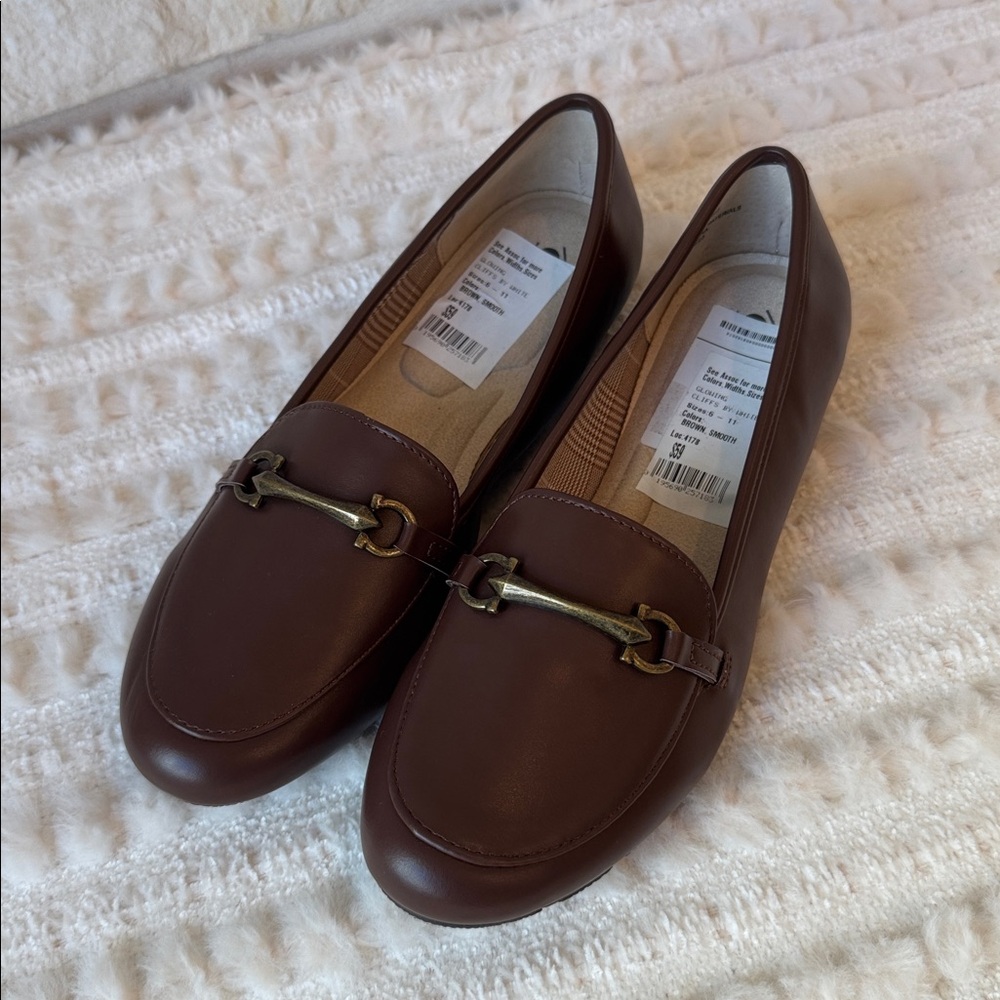 Cliffs - Elegant Brown Loafers for Women